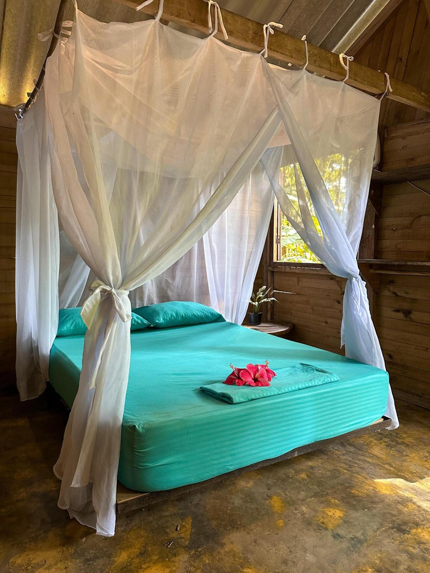 La Aldea Hostel, Camping Y Hamacas Паломино Экстерьер фото