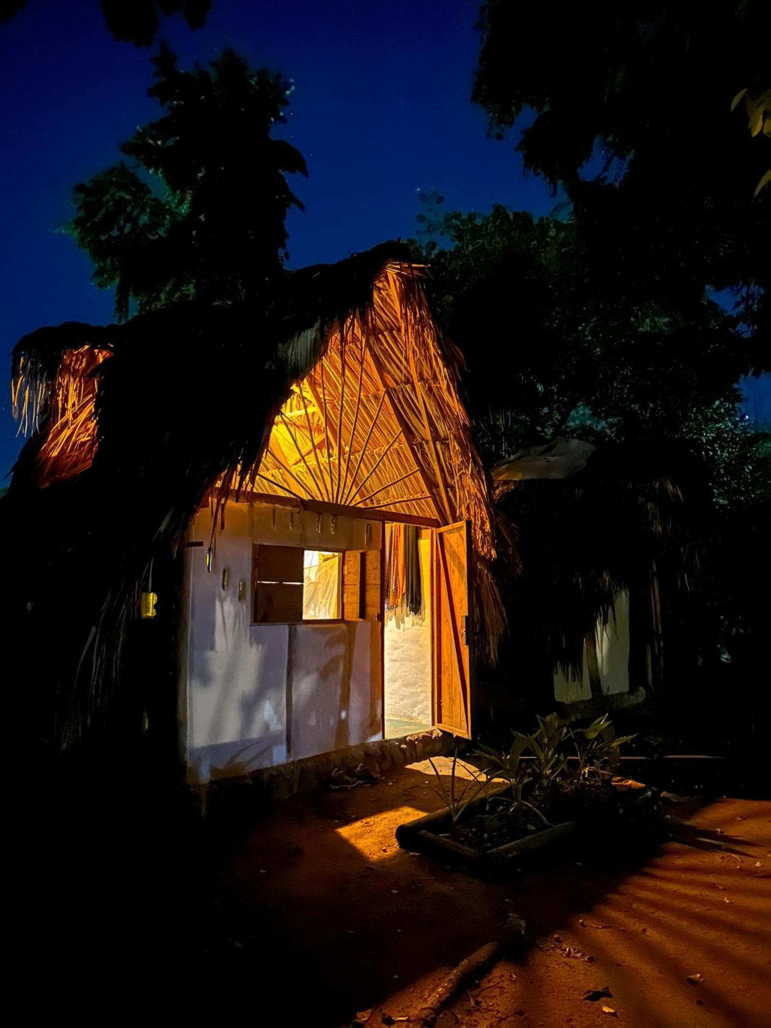 La Aldea Hostel, Camping Y Hamacas Паломино Экстерьер фото
